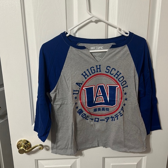 UA High Quarter Sleeve Crop Top - Picture 1 of 2